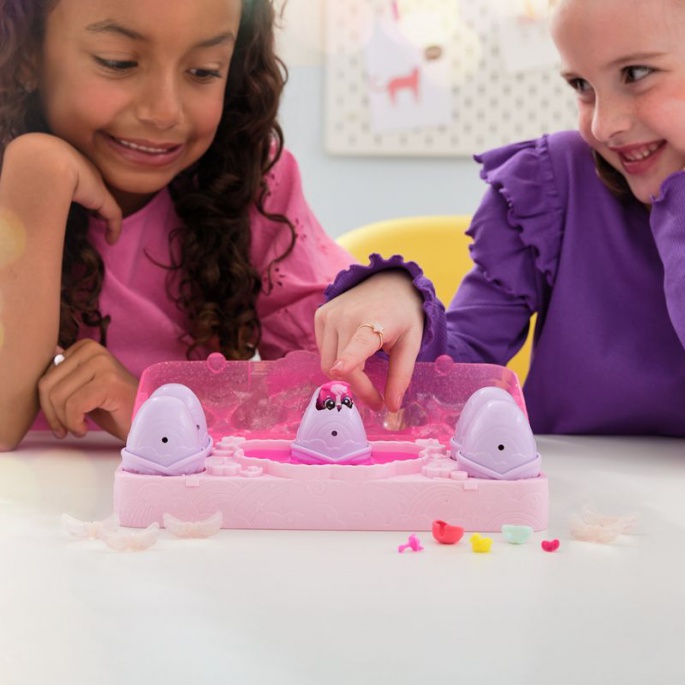 Hatchimals Alive люпящи се животинки във вода картон