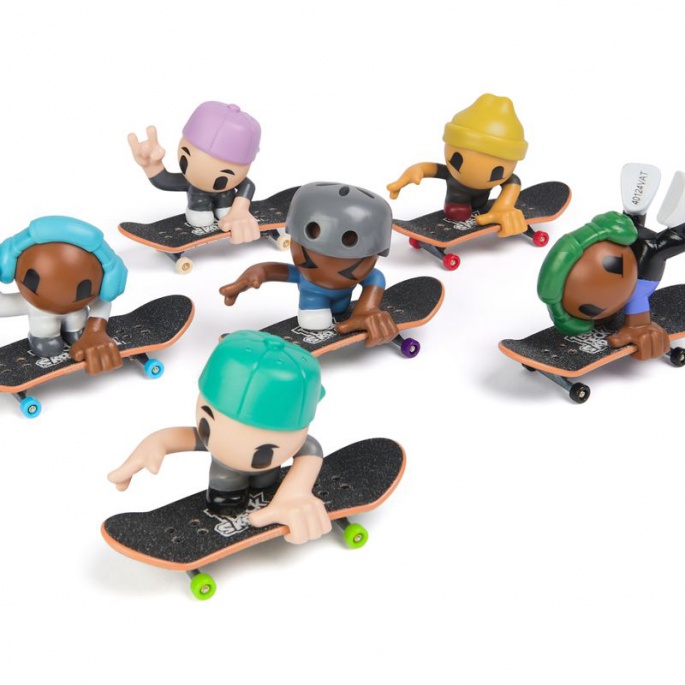 Tech Deck SK8 Crew fingerboard с фигурка с жълта шапка