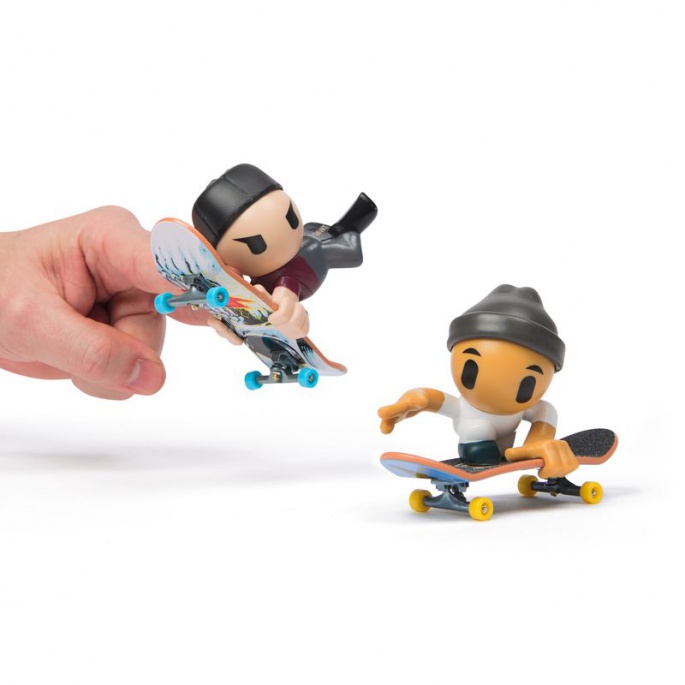 Tech Deck SK8 Crew fingerboard с фигурка двоен пакет сива шапка и черна шапка с козирка
