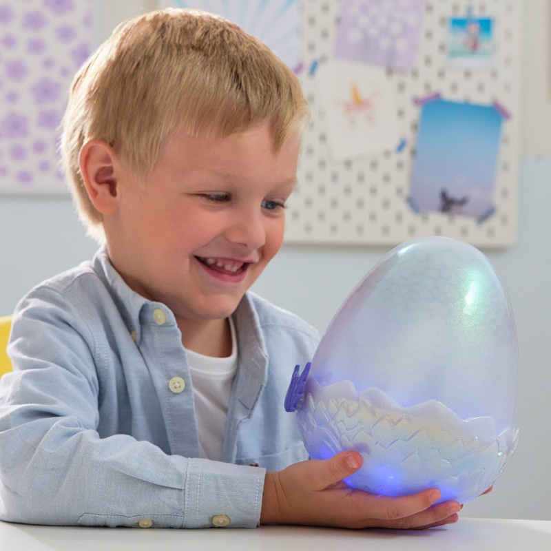 Hatchimals люпещо се интерактивно животинче дракон