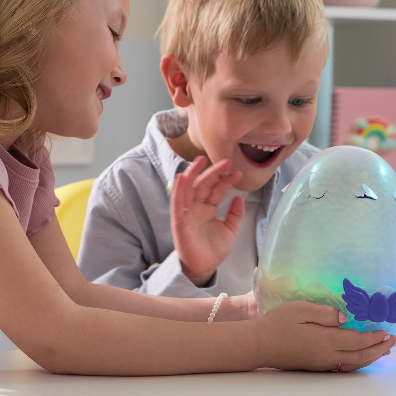 Hatchimals люпещо се интерактивно животинче дракон