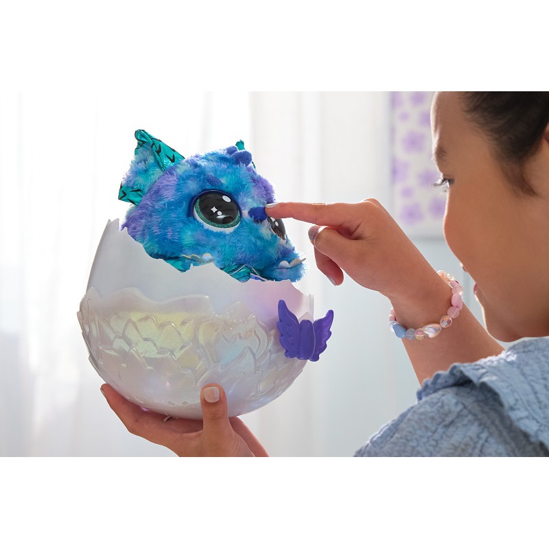 Hatchimals люпещо се интерактивно животинче дракон