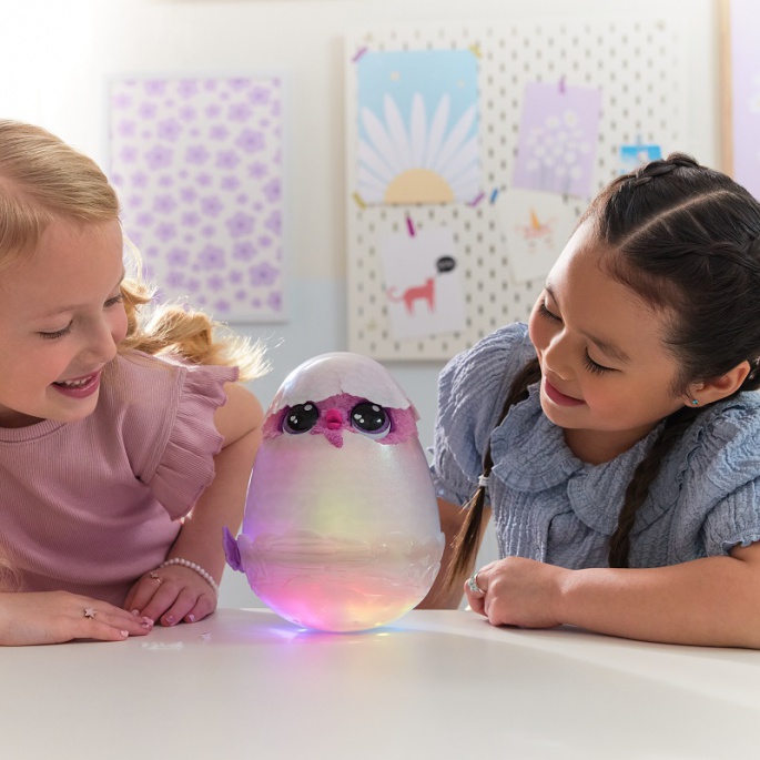 Hatchimals люпещо се интерактивно животинче еднорог
