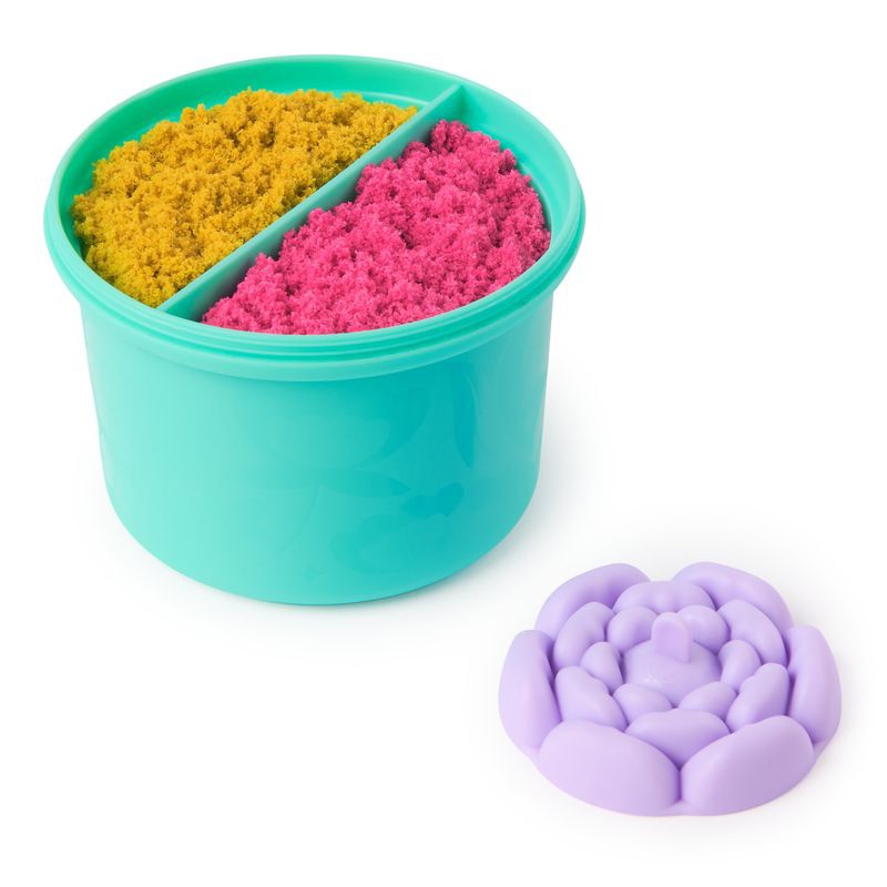 Kinetic Sand развий се пупа