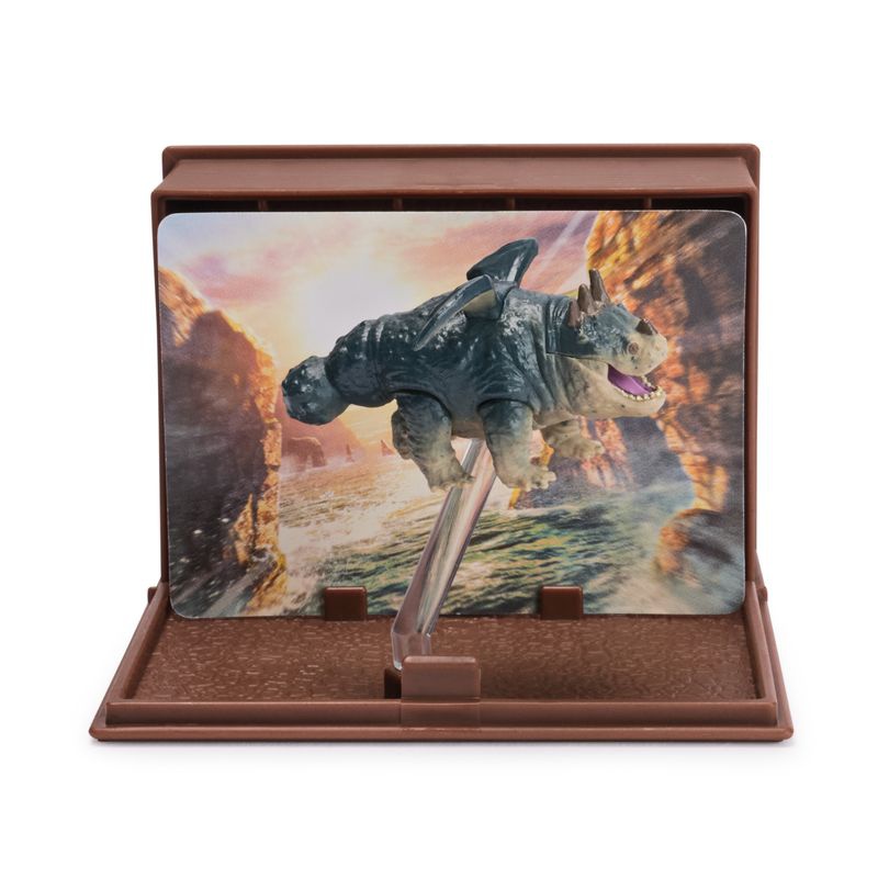 Фигурка с карти от филма Как да си дресираш дракон в книга на драконите