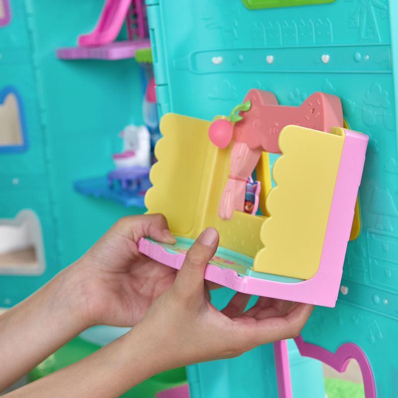 Филмовата кухня на Gabby’s Dollhouse: кухня към голямата къща