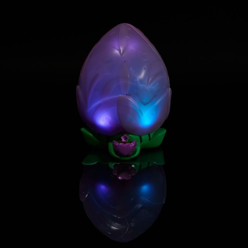 Пъпка с изненада кученца Hatchimals Bloomables