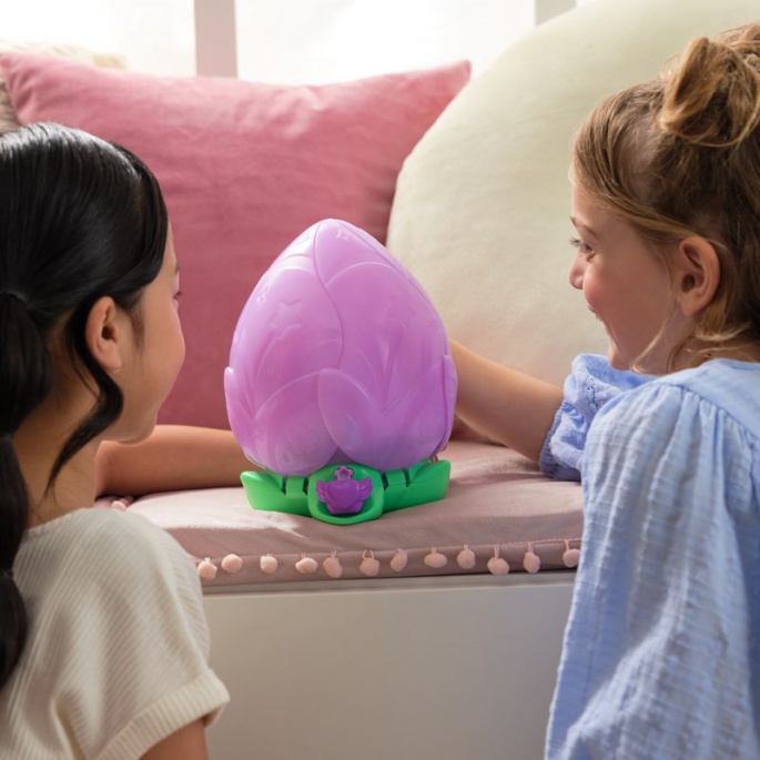 Пъпка с изненада кученца Hatchimals
