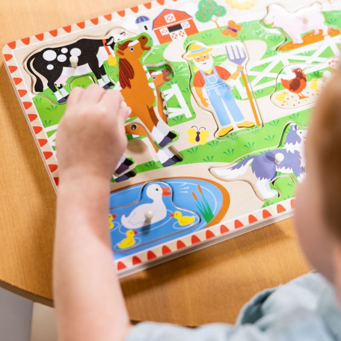 Melissa & Doug dřevěné puzzle se zvukovými efekty Old MacDonald Farm
