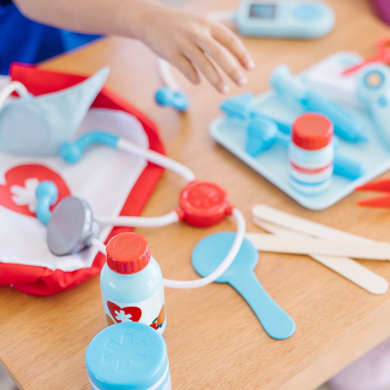 Изгоден комплект: Melissa & Doug докторска игра + игра за ветеринар