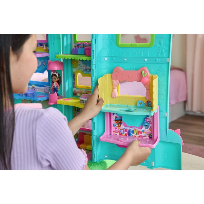 Изгоден комплект: голяма къща за празненства на Gabby’s Dollhouse + кухня към голямата къща