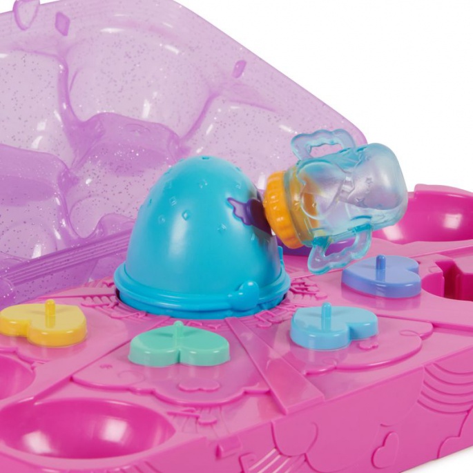 Hatchimals люпещи се животни във вода картон