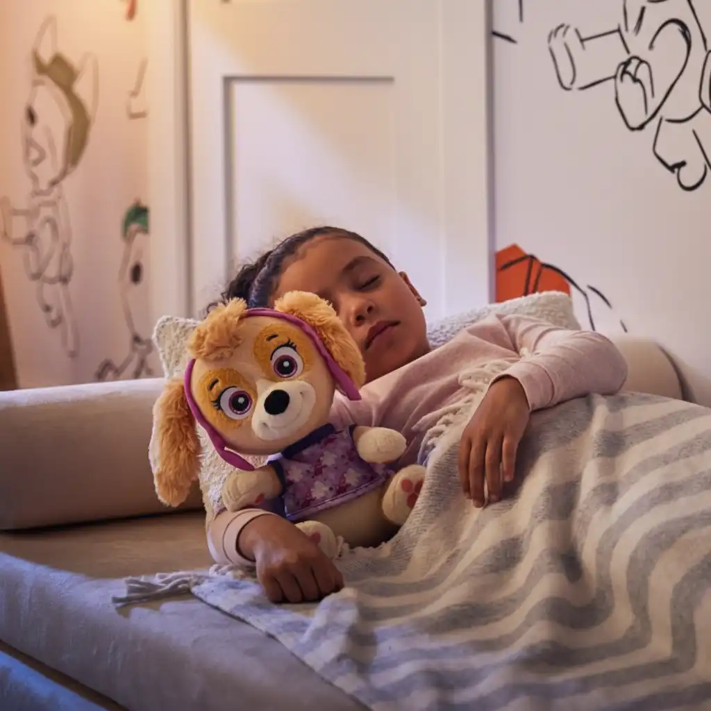 Лесна трансформация на униформата в пижама чрез лепенка