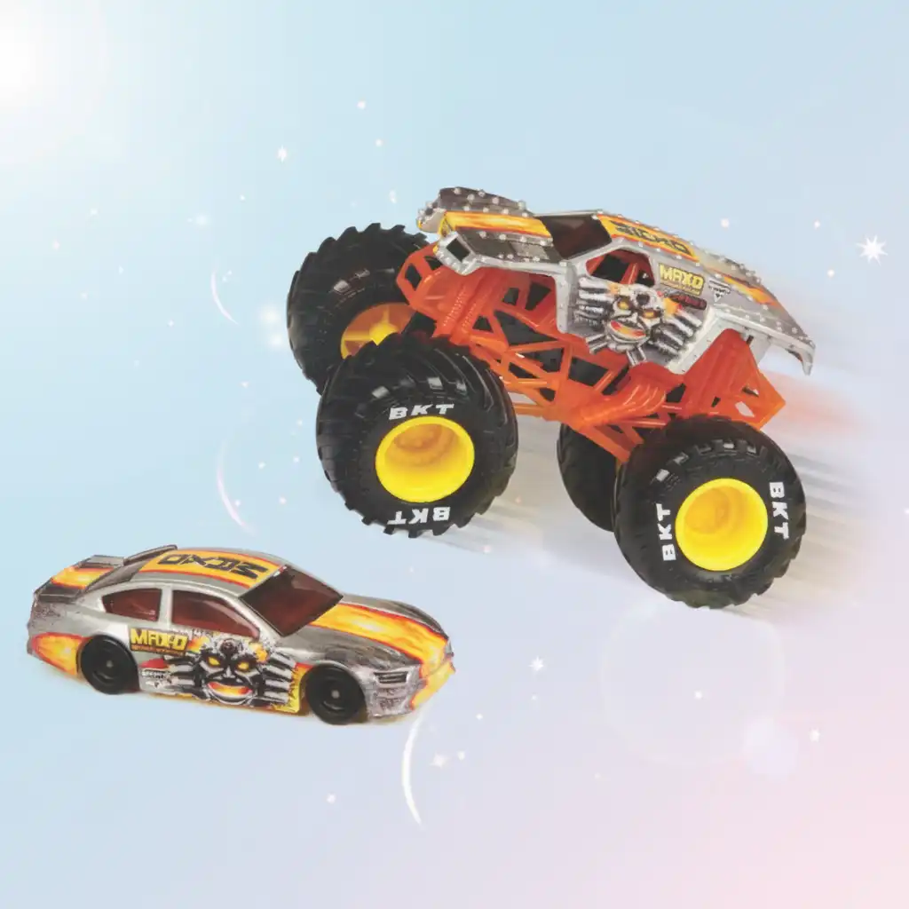 Създайте собствена Monster Jam арена, пълна със скокове.
