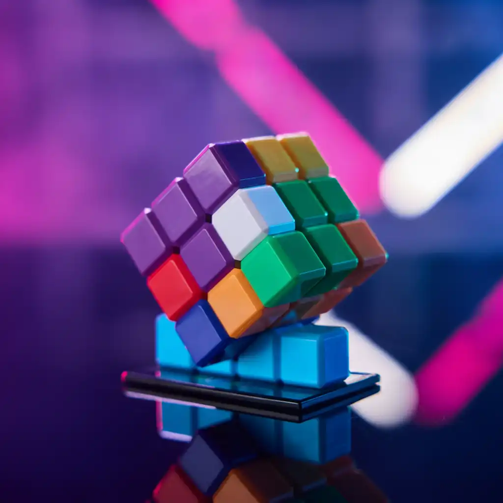 Rozvíjejte svou logiku a prostorovou představivost s Rubik's Tetris.